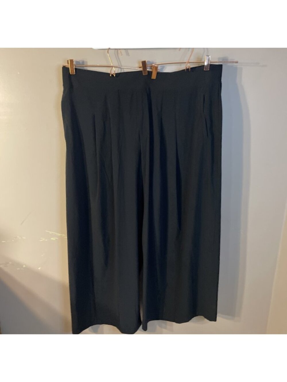 Athleta Womens Cropped Pants Sz 26 Black Elastic Waist Workout Pocket Pull On